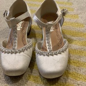 Utopia Little Girls Low Heel Shoes size 11